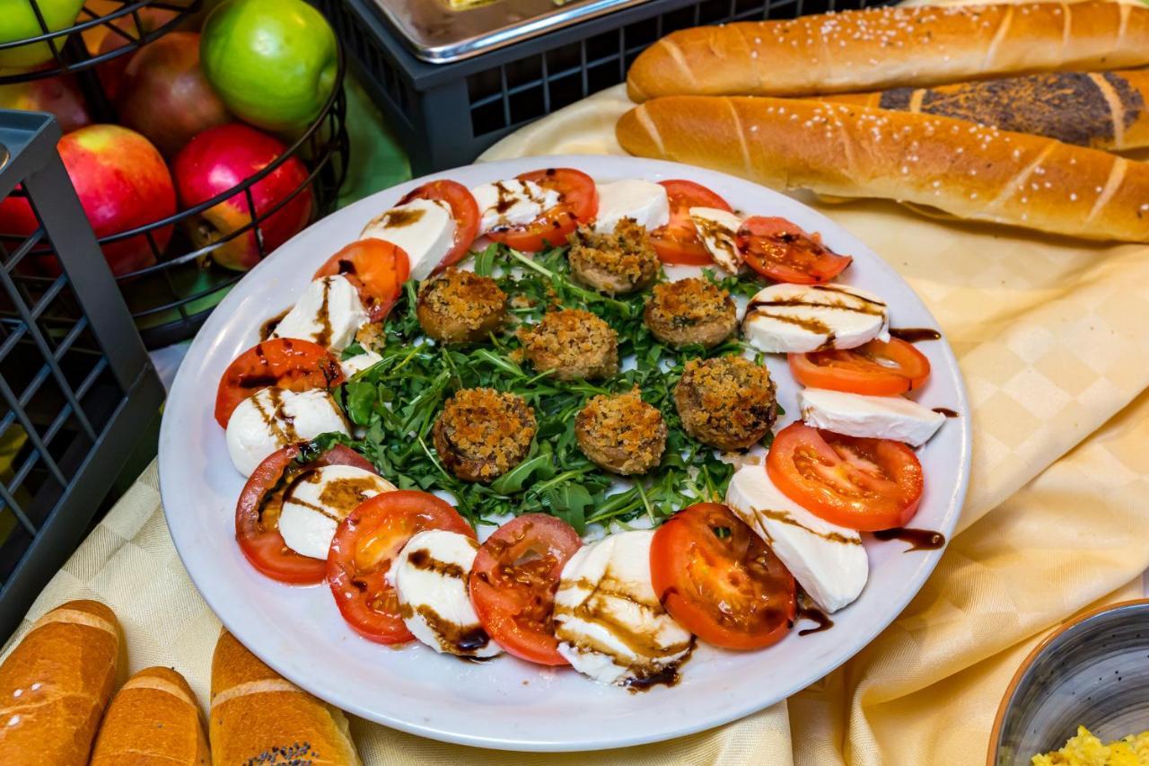 גיינברג Zum Kleinen Italiener - Ristorante Pizzeria Pension מראה חיצוני תמונה